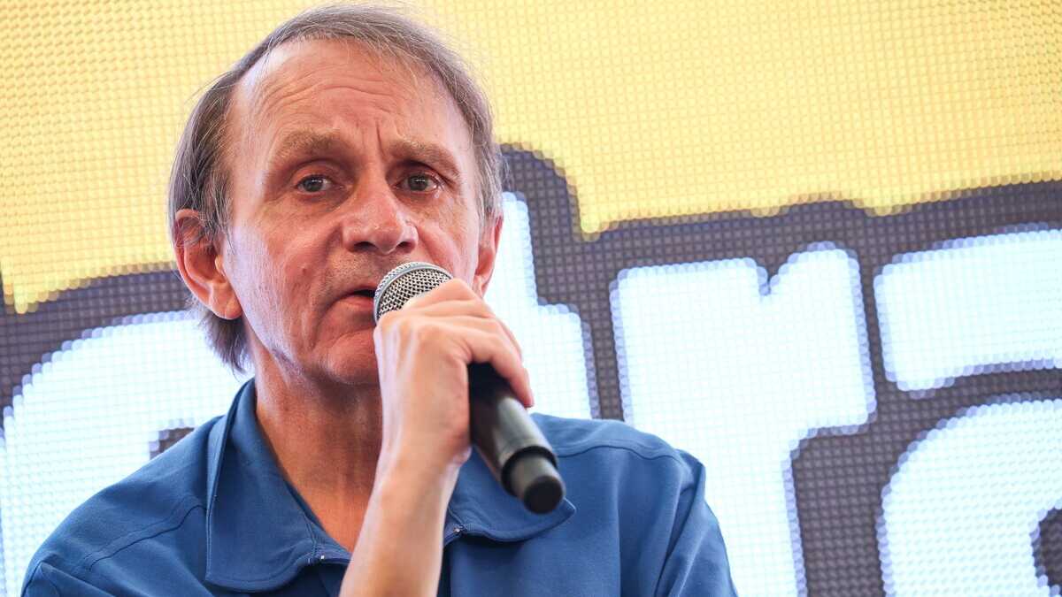 Immagine di Tutti dovrebbero leggere Houellebecq