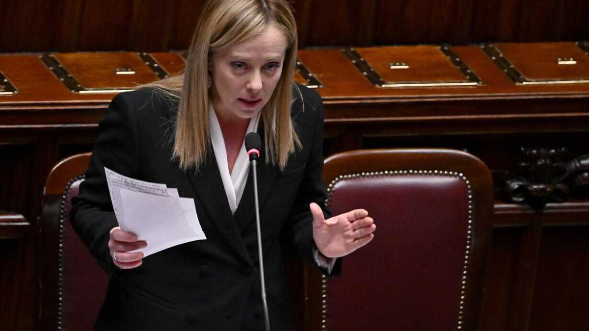 Immagine di Meloni contro Giorgetti su Priolo