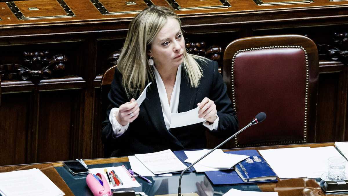 Immagine di Meloni arriva in ritardo alla Camera. Ecco la vera uguaglianza: il traffico di Roma