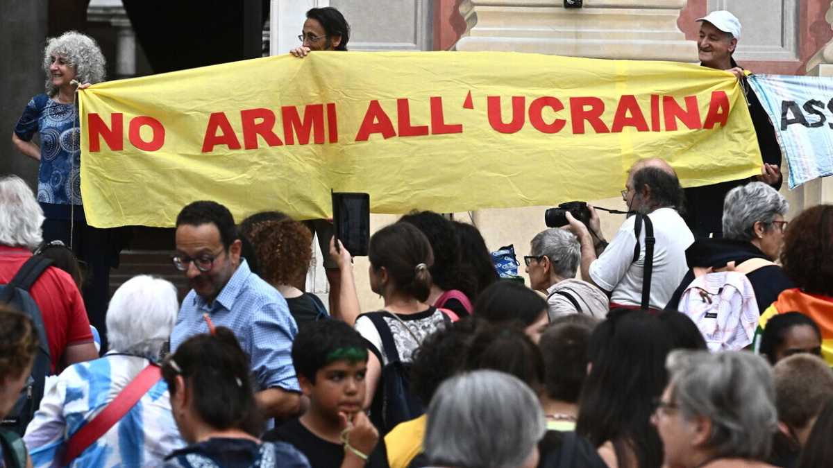 Immagine di Con l’Ucraina, o contro? Il sostegno a Kyiv in Ue è alto. In Italia entusiasma poco
