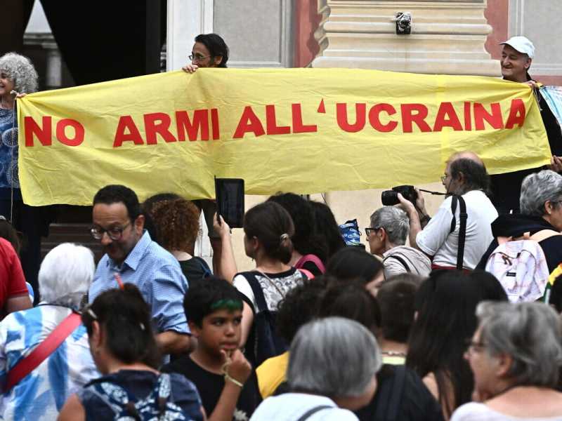 Manifestazione per la Pace a Genova, giugno 2022 (Ansa)&nbsp;<br />