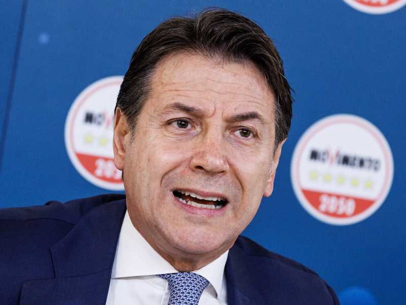 Sull'Ucraina Conte segue la linea di Petrocelli, ma è meno serio e coerente di lui