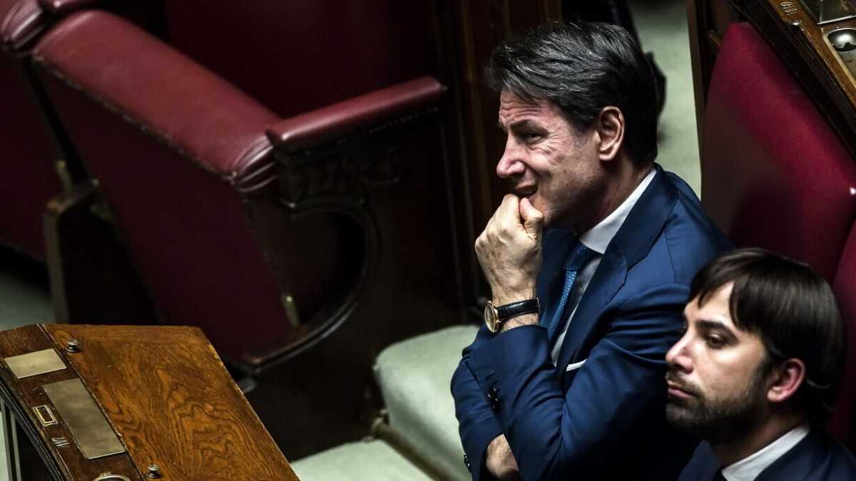 Immagine di Le giravolte di Conte sulle armi all’Ucraina. Botta e risposta