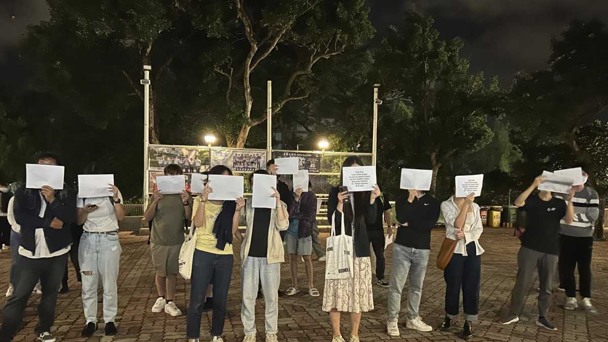Immagine di Dalla Cina all'Iran. Contro un potere sempre più spietato, le proteste si fanno fantasiose