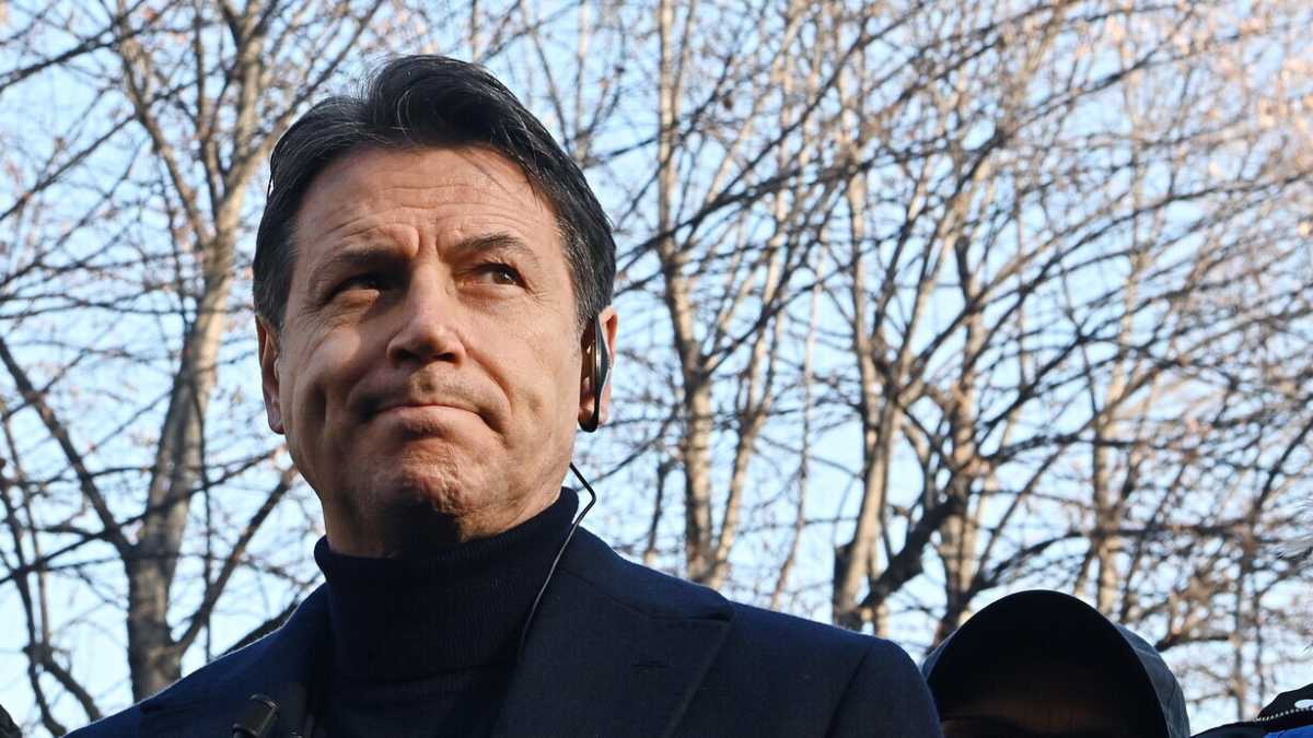 Immagine di Conte usa le regionali in Lazio e Lombardia per fare impazzire il Pd