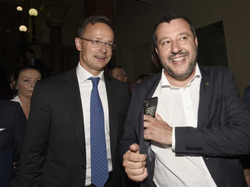 Il ministro degli Esteri ungherese Péter Szijjártó e Matteo Salvini, a Trieste nel 2019 (LaPresse) <br />