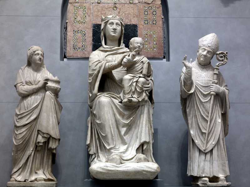 La Madonna dagli occhi di vetro di Arnolfo di Cambio nel Museo dell'Opera del Duomo a Firenze (Wikipedia)&nbsp;<br />