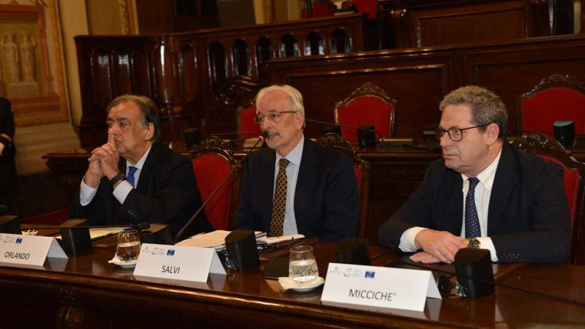 Immagine di Micciché non va al Senato a votare: "I voli costano troppo". Continua la guerra con Schifani