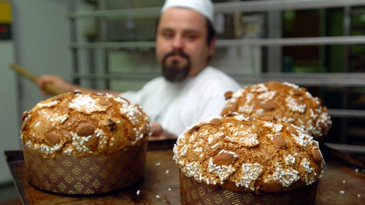 Immagine di Panettoni ovunque, scimmiesca imitazione. E le altre tradizioni zuccherose?