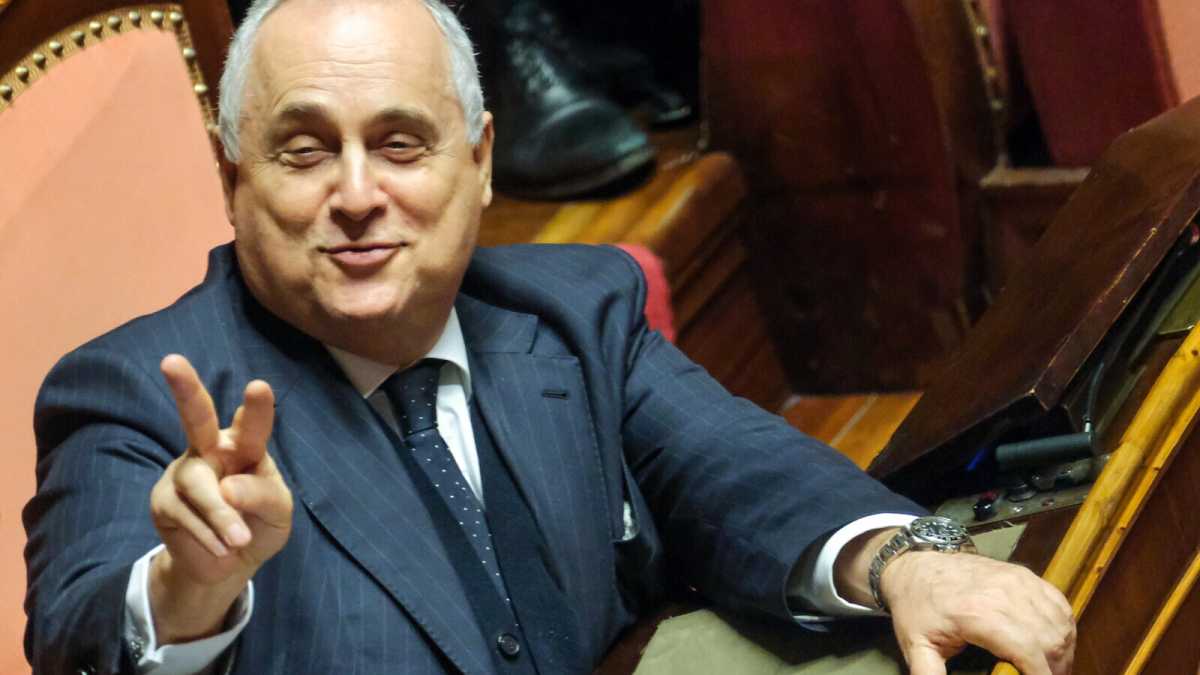 Immagine di Profferte, lusinghe, minacce. Così Lotito ha sbaragliato opposizioni e governo sul "salva calcio"