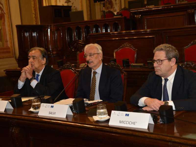 Micciché non va al Senato a votare: "I voli costano troppo". Continua la guerra con Schifani
