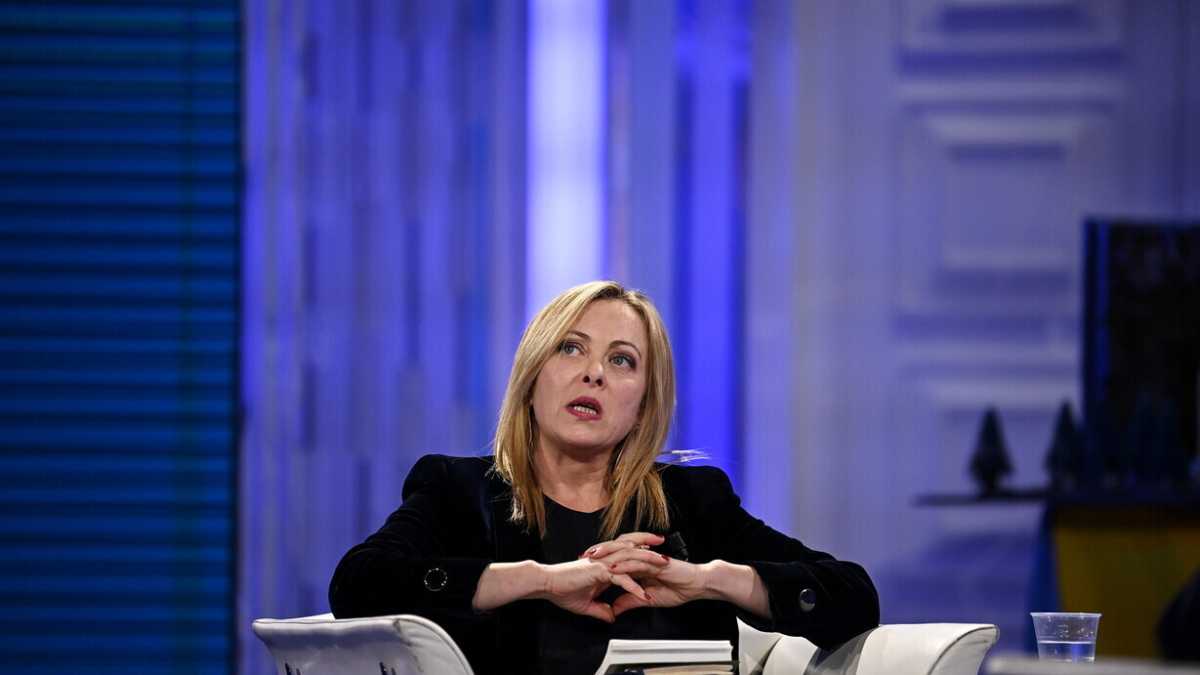 Immagine di "Il Mes non va ratificato". Borghi (Lega) scoperchia un problema per Meloni