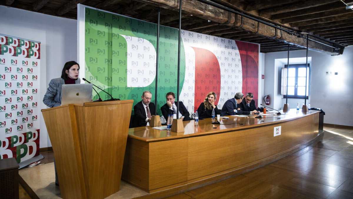 Immagine di Il Pd rinvia la costituente a dopo il congresso per evitare scissioni