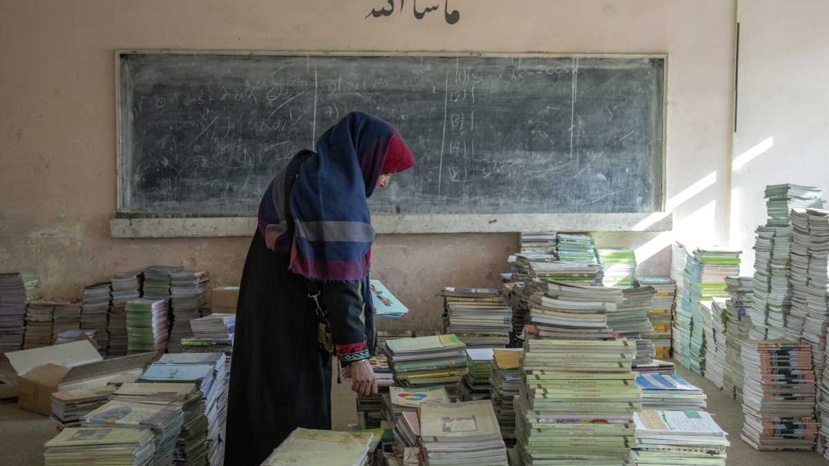 Immagine di L’Afghanistan dei talebani e la rete delle scuole clandestine. “Hanno paura”, ci dice Aisha