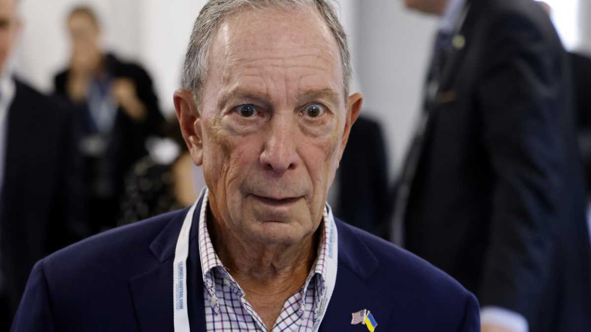 Immagine di Bloomberg ha messo nel mirino gli imperi mediatici di Murdoch e Bezos