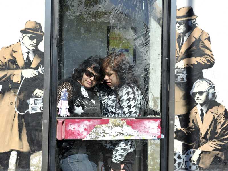 Un murales attribuito a Banksy a Cheltenham, Regno Unito (Ansa) <br />