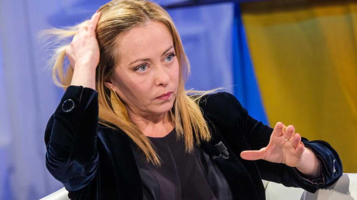 Immagine di Panettone con pop-corn: governo e opposizione, una nemesi tira l’altra