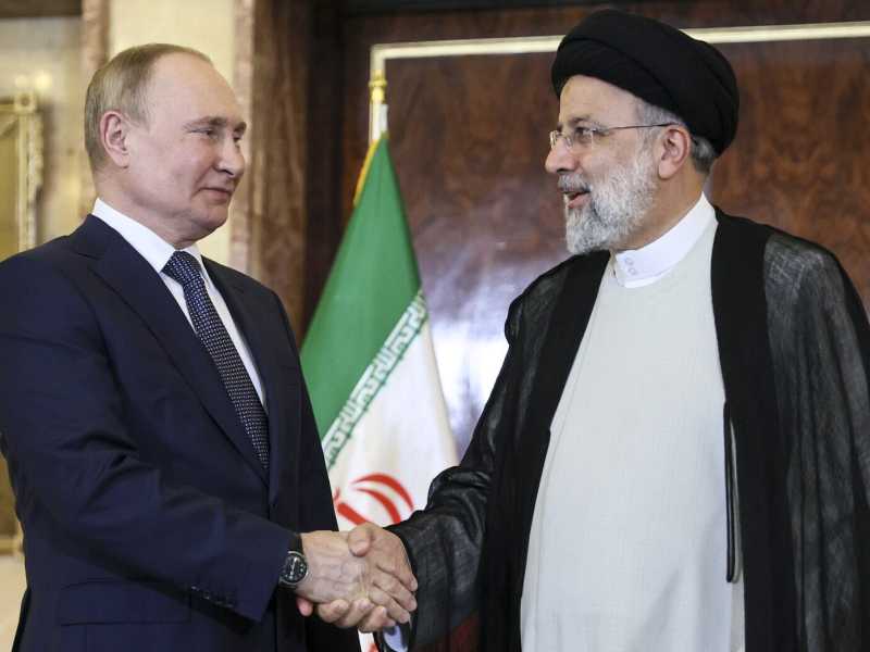 Vladimir Putin e&nbsp; Ebrahim Raisi (LaPresse)<br />