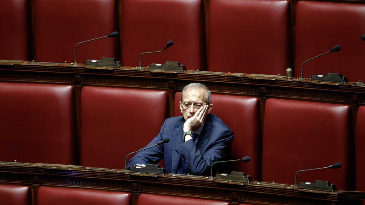 Immagine di Franceschini esalta Schlein, ma si perde la corrente. Fassino guida la rivolta per Bonaccini