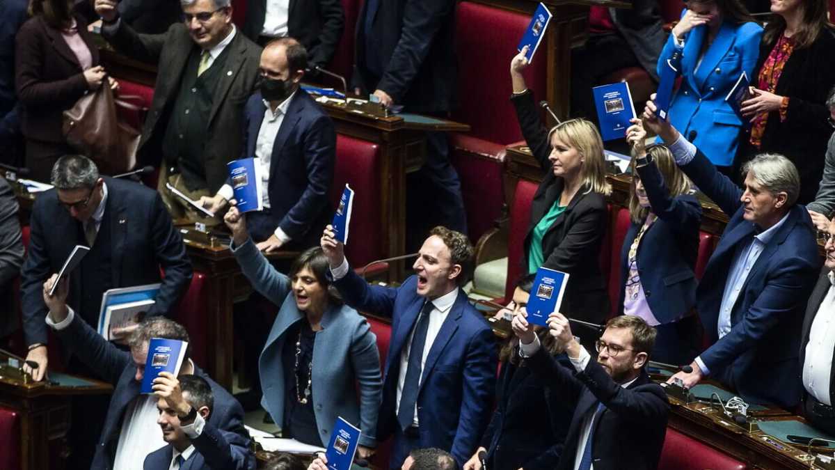 Immagine di Il decreto Rave è legge: approvato con la "ghigliottina"