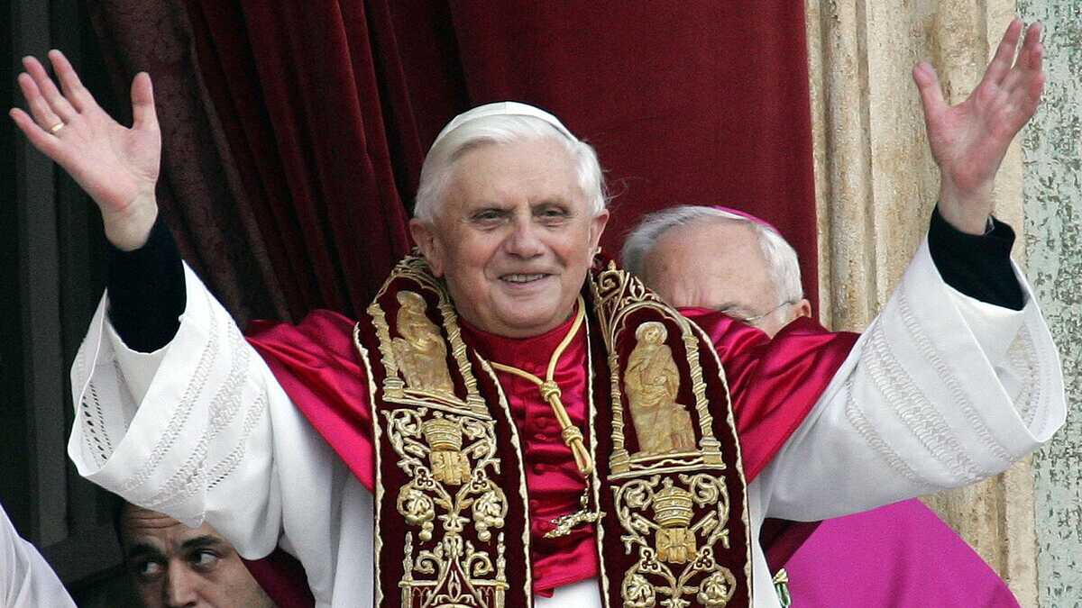 Immagine di Un Papa che ci piace perché moderno ma non si è mai arreso alla banale modernità