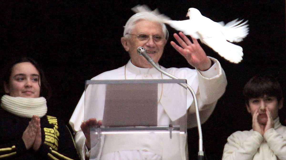 Immagine di Ratzinger prima di Benedetto. Chi è stato davvero il papa emerito
