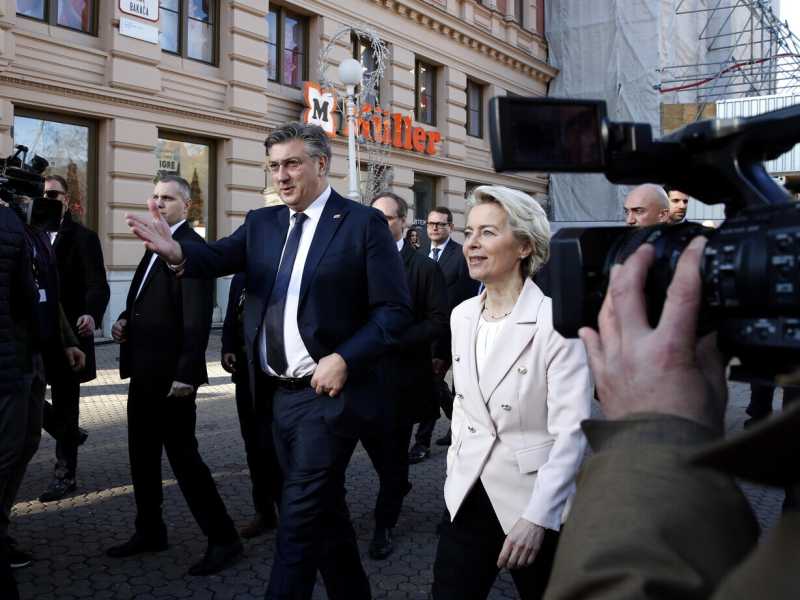 Il primo ministro croato Andrej Plenkovic e la presidente della Commissione europea Ursula von der Leyen (ANSA)