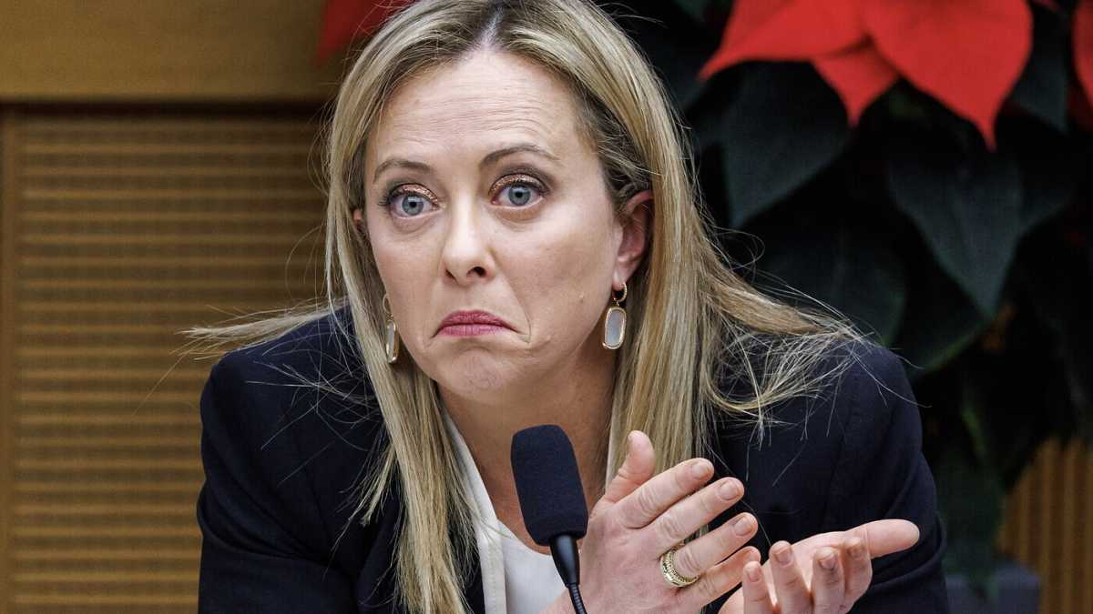 Immagine di Meloni sostituisce il commissario per le aree terremotate. Fuori Legnini, dentro un senatore di FdI. Pd all'attacco