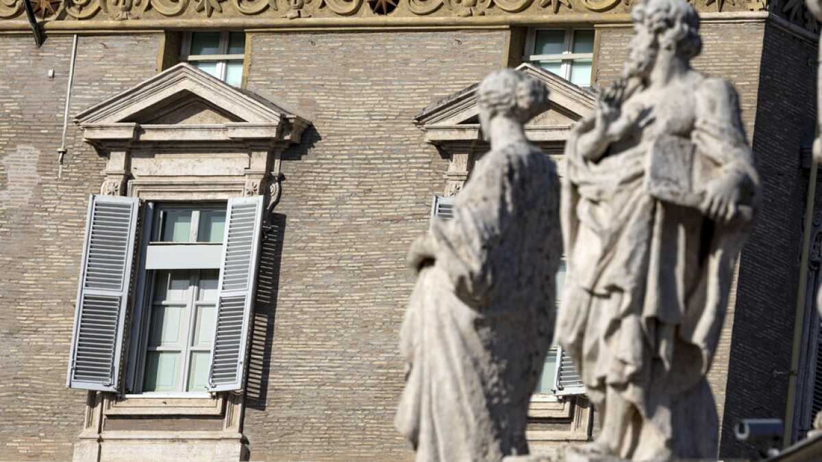Immagine di I funerali sobri di Benedetto nella Roma sopra le righe: la sfida della Capitale