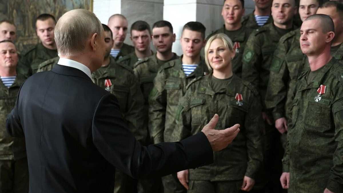 Immagine di La sfilata dei soldati Potëmkin alla corte di Putin. Un’idea