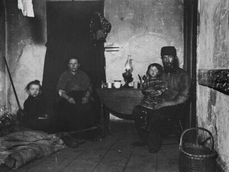 La casa di uno scaricatore di carbone, Jacob Riis - Preus museum (via picryl.com)<br />&nbsp;<br />
