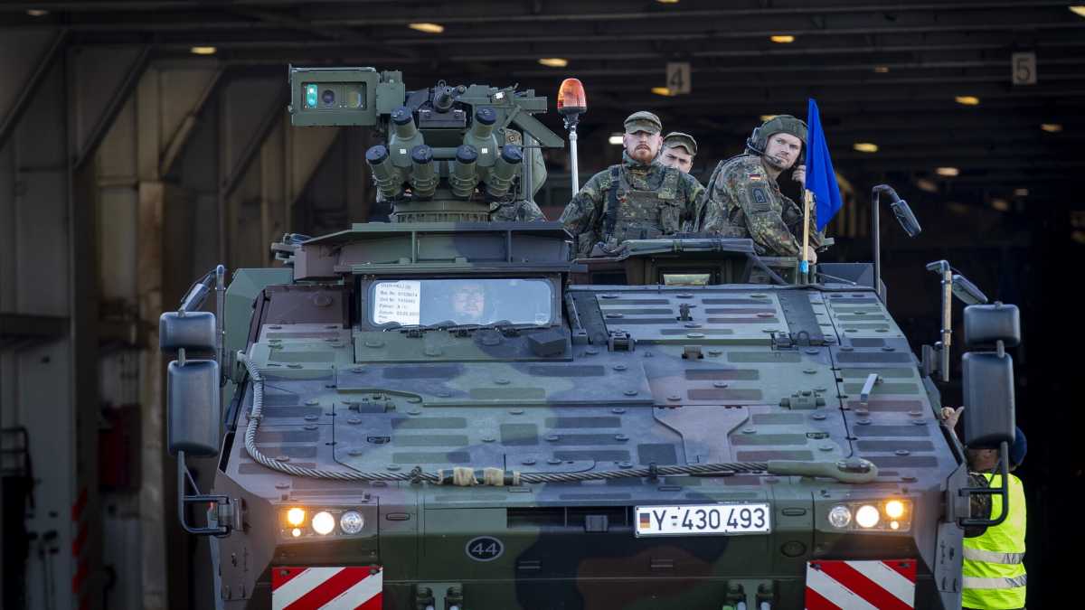Immagine di La Germania invia carri armati all'Ucraina. E ci tiene che si sappia