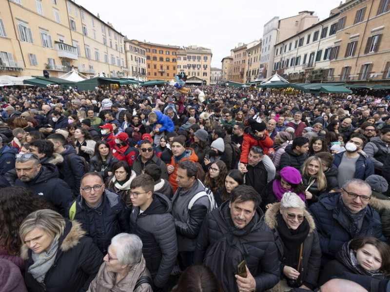 A Roma la metro collassa per "troppa affluenza"