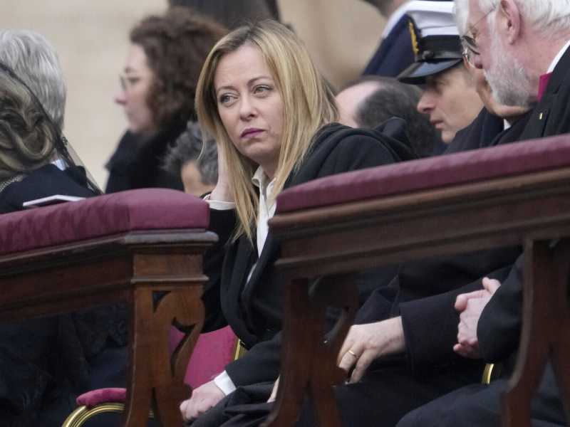 Il "machete" di Lega e Forza Italia contro Meloni e Crosetto: "Rinnovano ai vertici uomini del Pd"