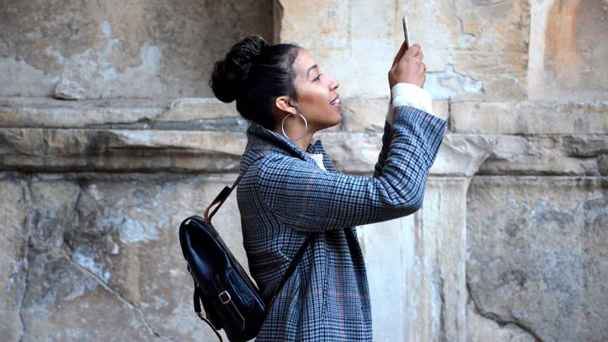 Immagine di Il riscatto della Gen Z contro la retorica del “cellulare sempre in mano”