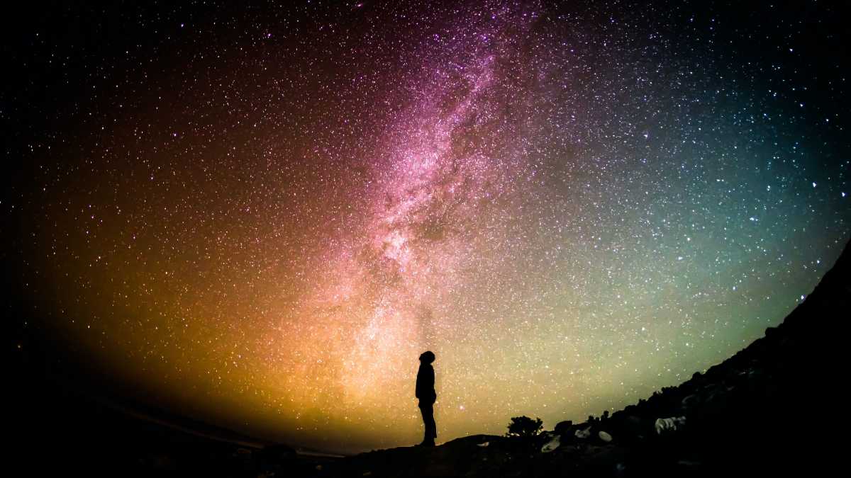 Immagine di Le stelle ci parlano, ma c’è poco campo. L'oroscopo dell'Innamorato fisso