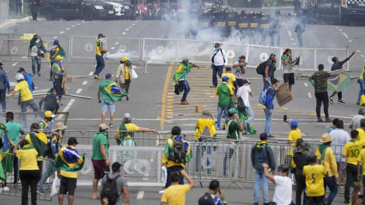 Immagine di L’assalto al palazzo a Brasilia non è il 6 gennaio