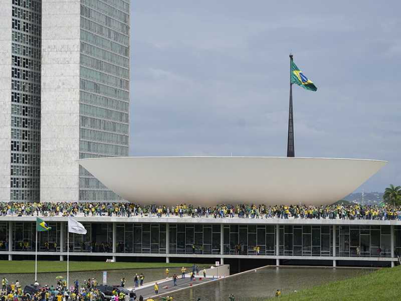 <span style="font-family: Georgia, Times, "Times New Roman", serif; font-size: 13px;">AP Photo/Eraldo Peres</span>