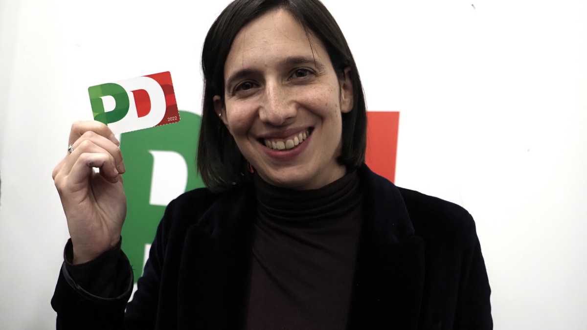 Immagine di "Principessa sul pisello". Così la moglie di Cuperlo attacca Schlein