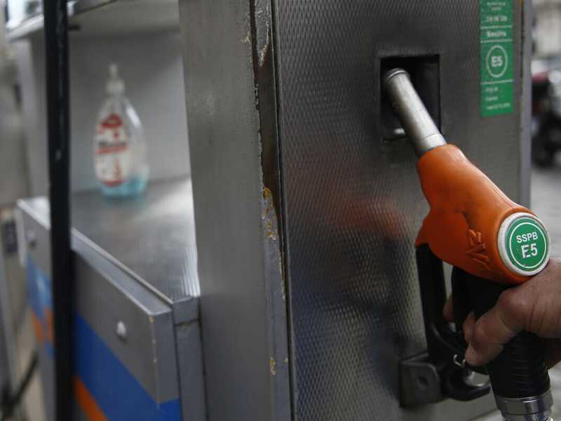 Su le accise, giù la benzina: sui carburanti i conti tornano