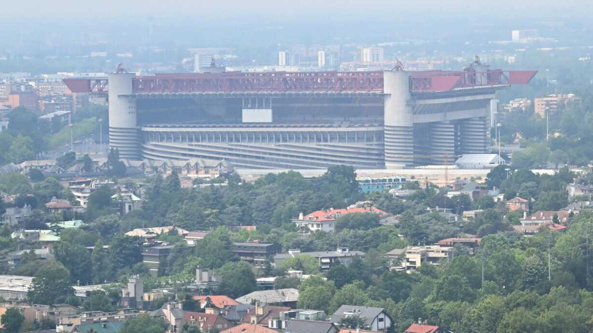 Immagine di Stadio Meazza, il pasticcio assurdo di una città che non sa più innovare