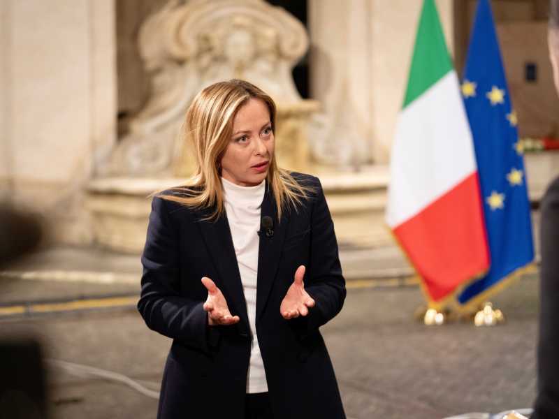 Benzina, tensione in FdI. Circolare ai parlamentari: "Si interviene solo sui temi scelti dai vertici"