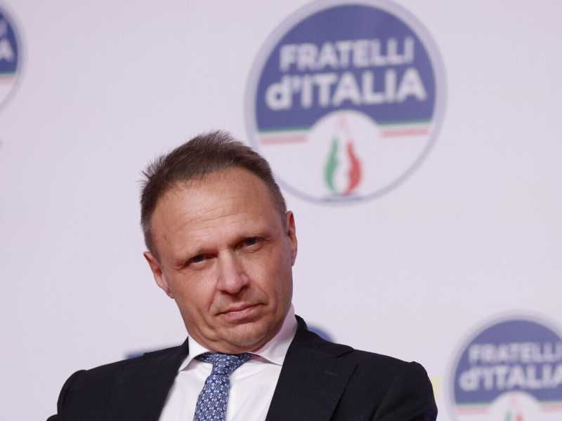 Lollobrigida a FI: "Non si sta così in maggioranza". Meloni in trincea sulla benzina