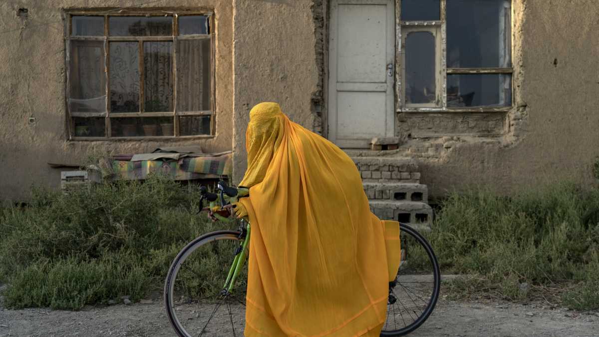 Immagine di Cos’è una “donna”, in Iran e in occidente