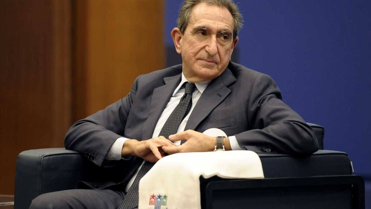 Immagine di Fuortes pensa di salvare la Rai mandando in onda 1.117 spot di Fiorello