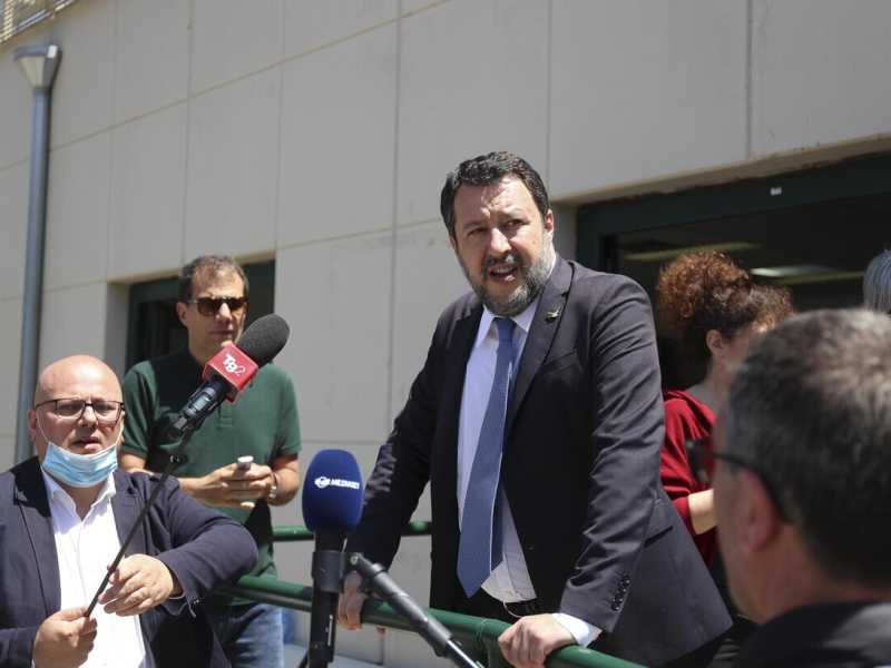 Matteo Salvini durante la sospensione dell'udienza del processo Open Arms (Ansa)
