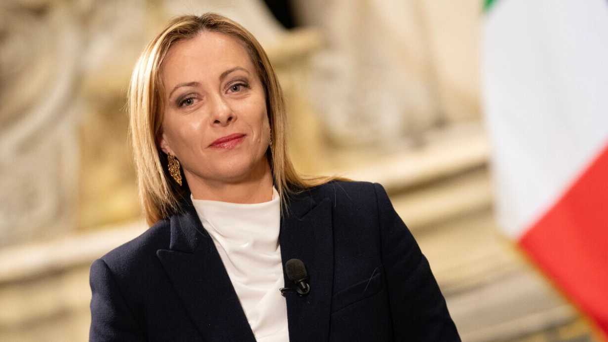Immagine di Meloni in viaggio verso Palermo per congratularsi per l'arresto di Matteo Messina Denaro