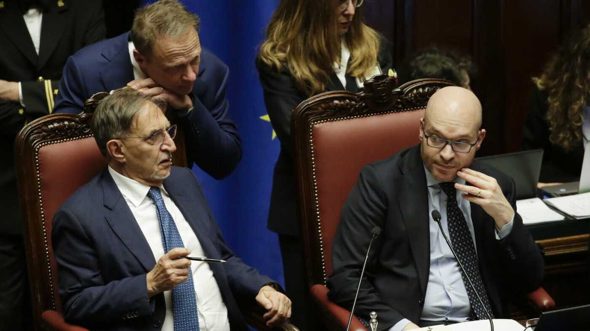 Immagine di Il caos di FdI sul Csm rovina a Meloni la telefonata con Macron