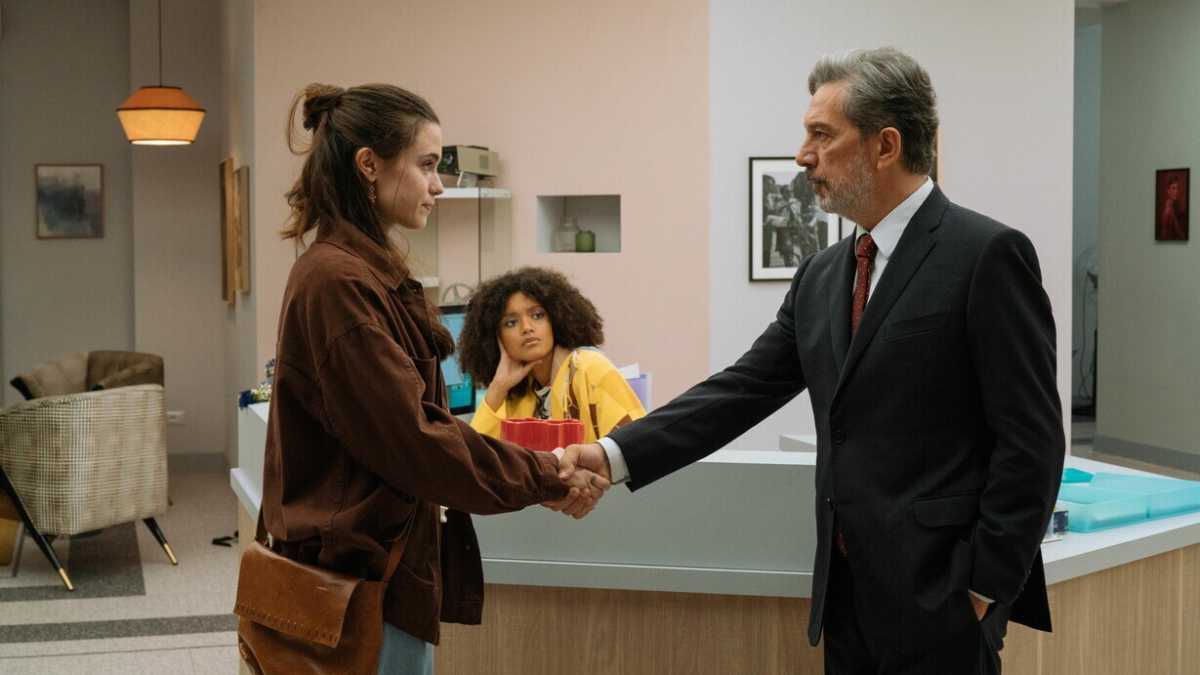 Immagine di Call My Agent è un remake intrigante. Ma per goderselo, meglio scordarsi (un po') l'originale francese