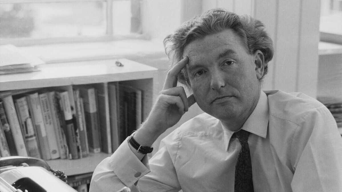 Immagine di I vizi degli intellettuali? Esibizionismo e spregio del senso comune. Li ha smascherati Paul Johnson